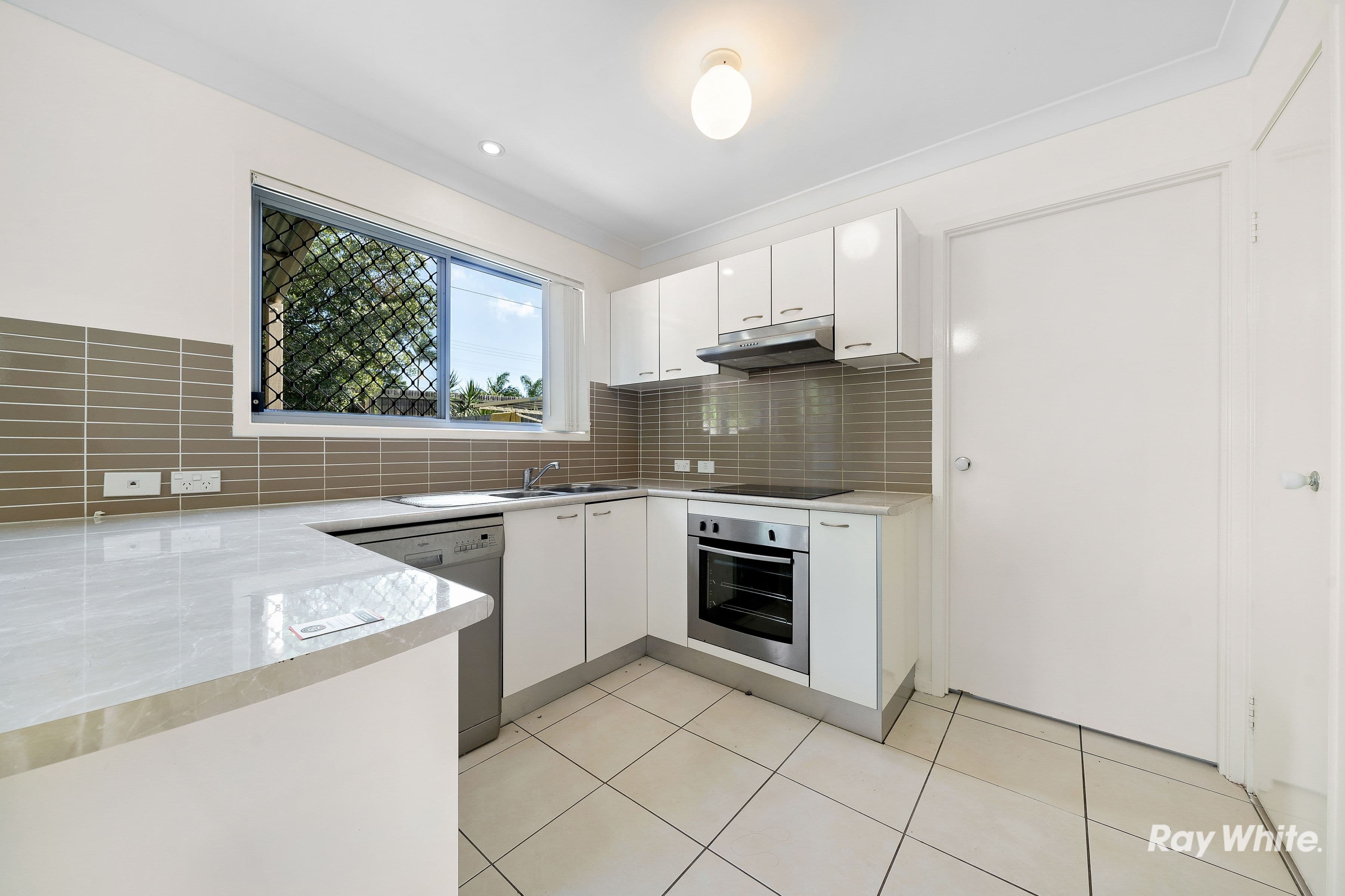 21 Second Avenue, Marsden QLD 4132, Marsden - Thumbnail 2