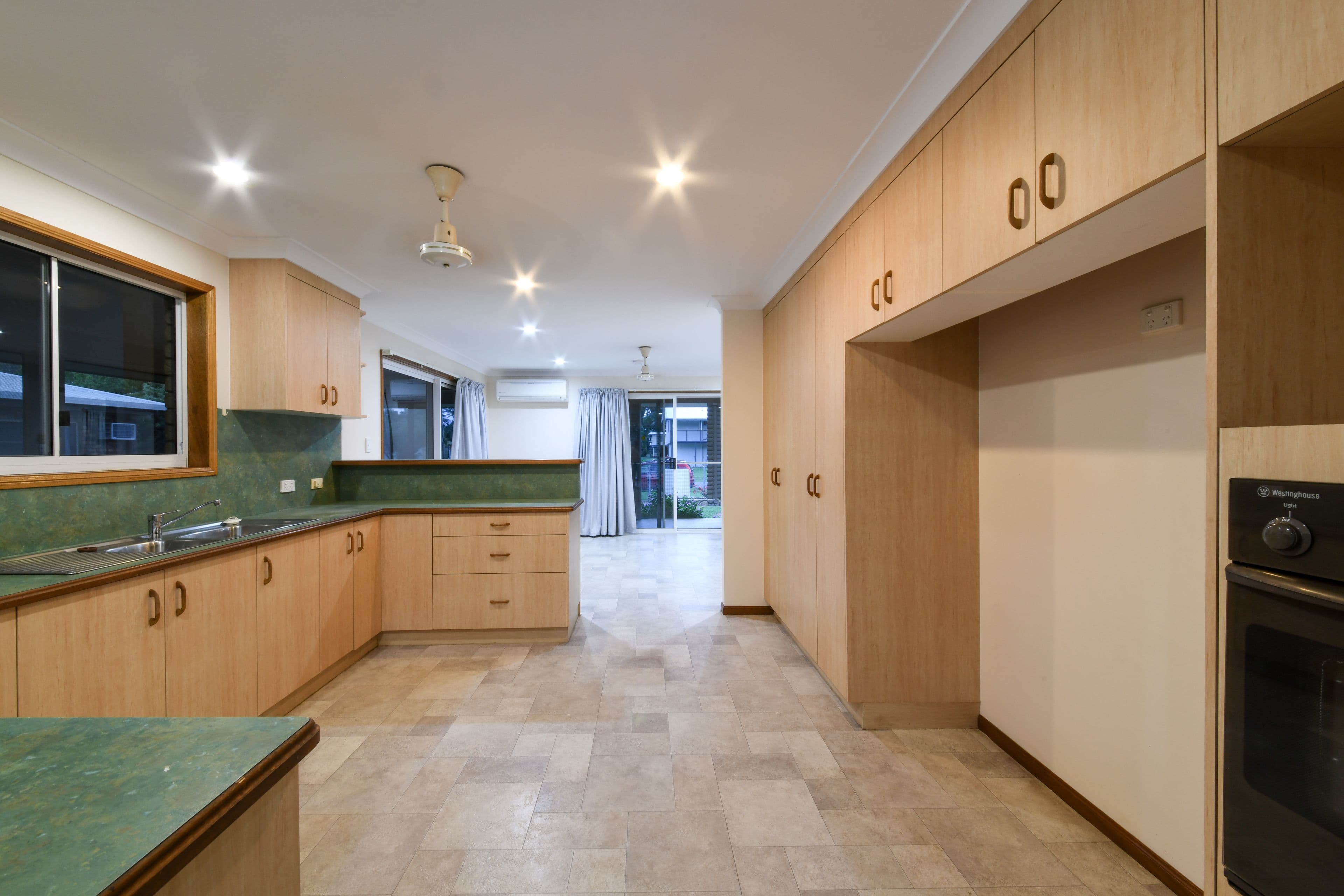 9 Peters Avenue, Midge Point QLD 4799, Midge Point - Thumbnail 6