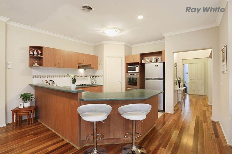 3 Dolphin Crescent, Point Cook VIC 3030, Point Cook - Thumbnail 2