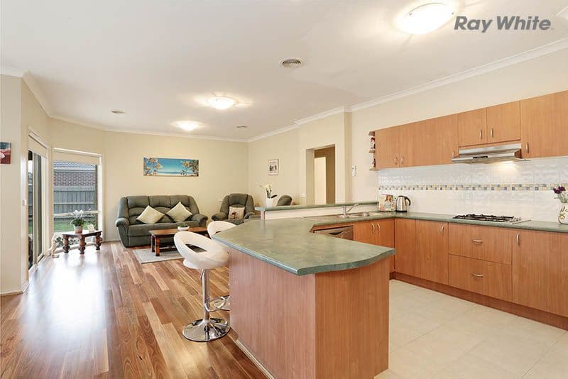 3 Dolphin Crescent, Point Cook VIC 3030, Point Cook - Thumbnail 3