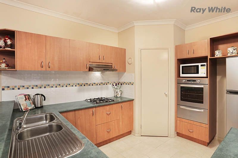 3 Dolphin Crescent, Point Cook VIC 3030, Point Cook - Thumbnail 4