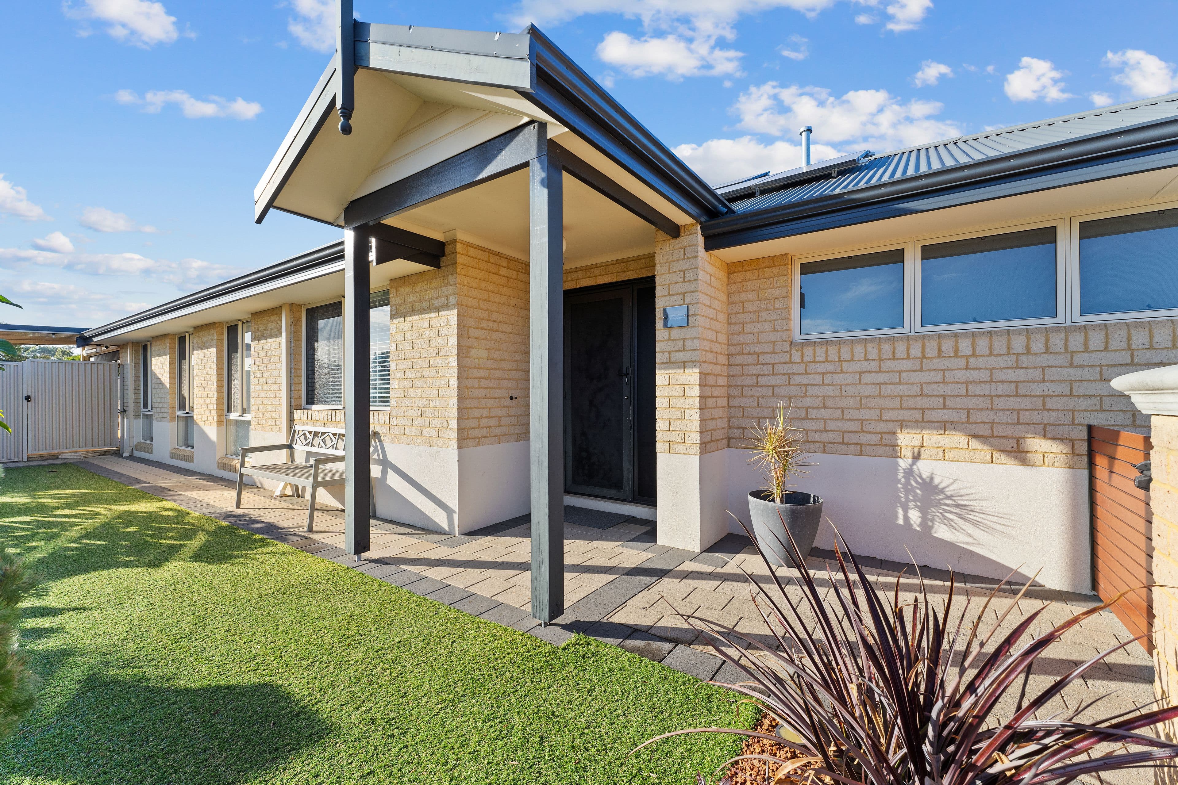 64 Makybe Drive, Baldivis WA 6171, Baldivis - Thumbnail 2