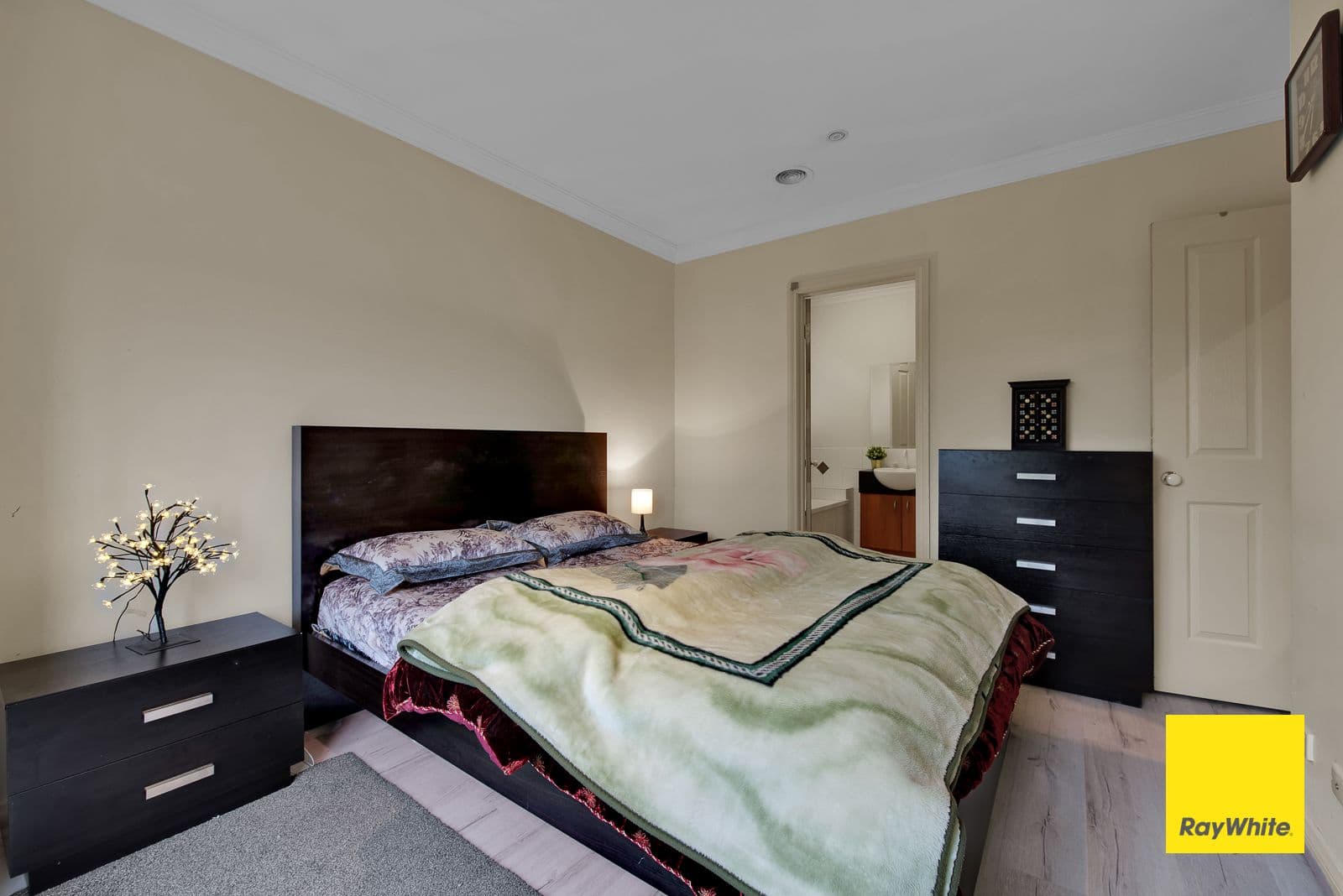32 Ruby Place, Werribee VIC 3030, Werribee - Thumbnail 2