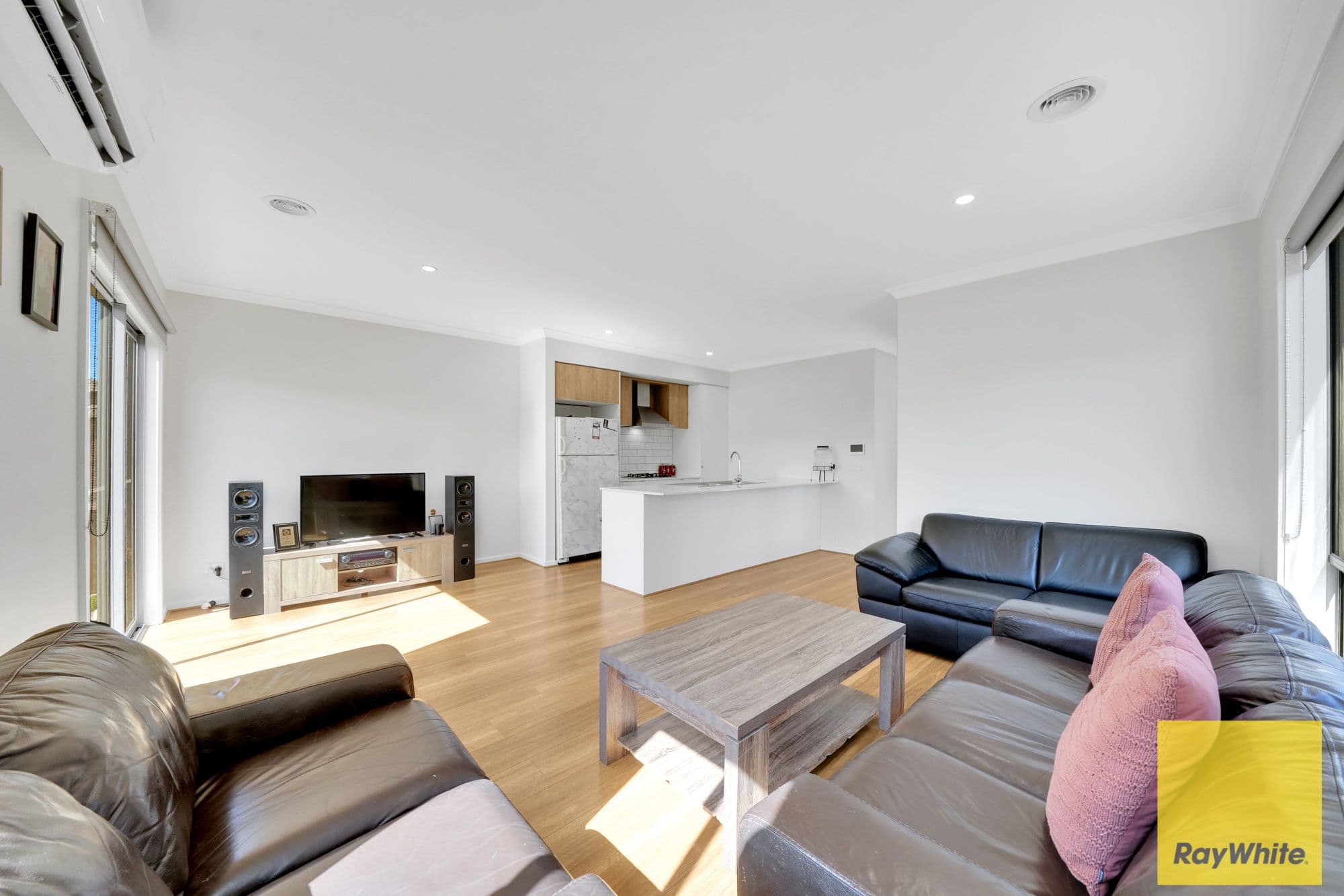 6 Azalea Way, Rockbank VIC 3335, Rockbank - Thumbnail 3