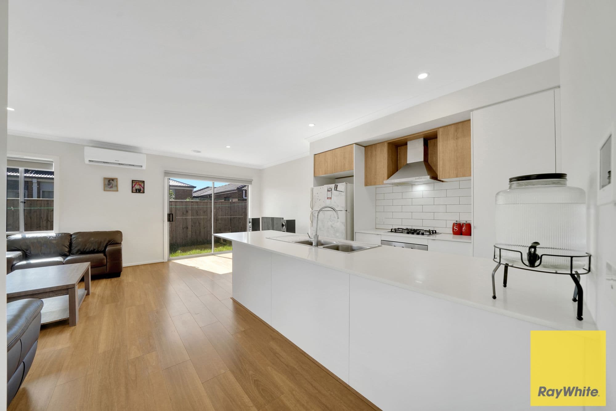6 Azalea Way, Rockbank VIC 3335, Rockbank - Thumbnail 6