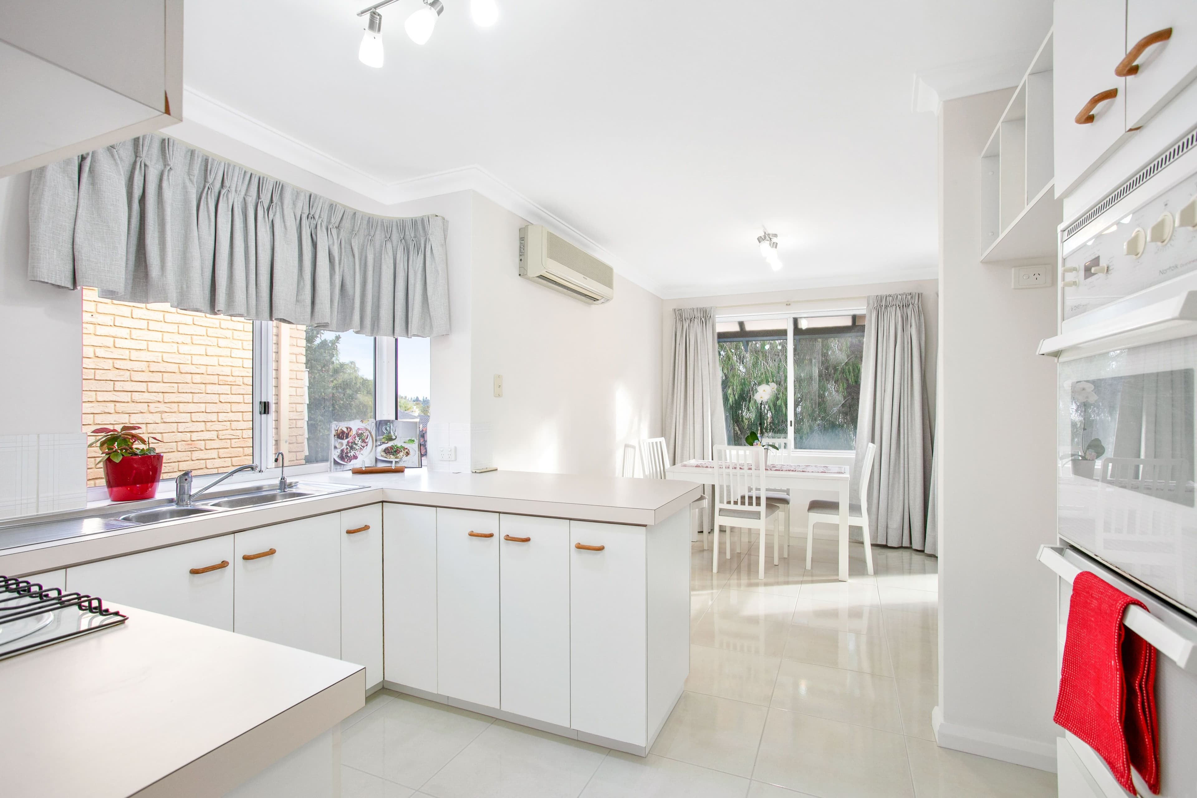 18 St John Wood Boulevard, Mount Claremont WA 6010, Mount Claremont - Thumbnail 6