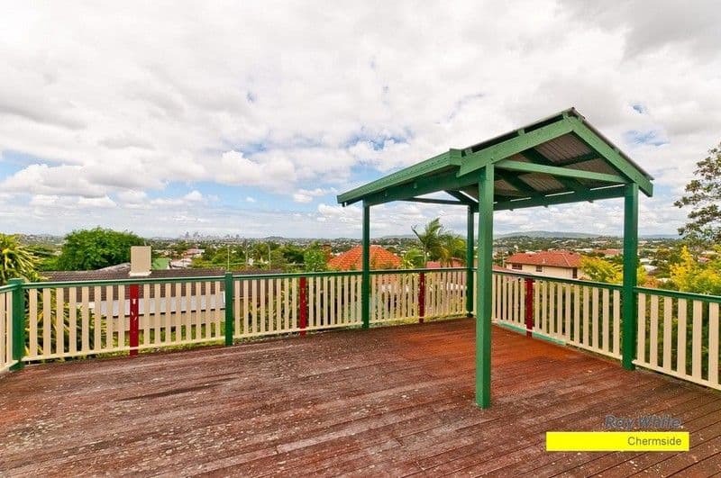 18 Bowd Parade, WAVELL HEIGHTS QLD 4012, Wavell Heights - Thumbnail 2
