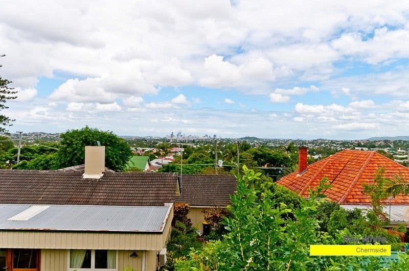 18 Bowd Parade, WAVELL HEIGHTS QLD 4012, Wavell Heights - Thumbnail 4