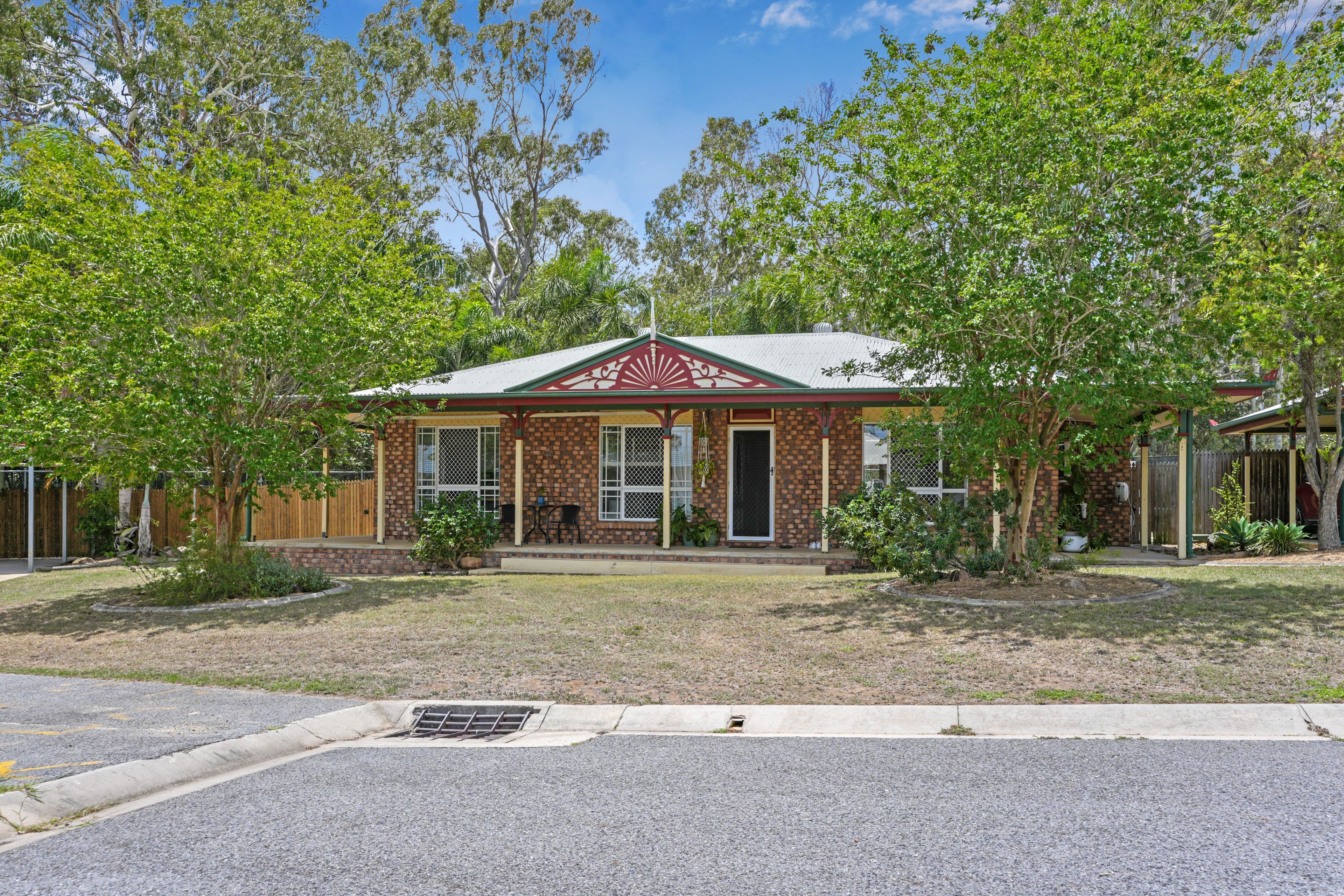 13 Lady Elliot Court, Clinton QLD 4680, Clinton - Thumbnail 2
