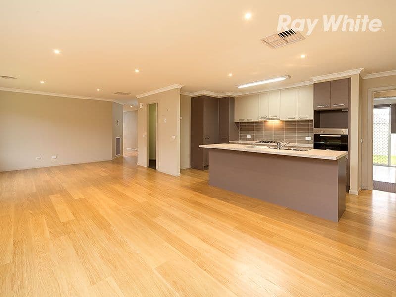 16 Montclair Avenue, WODONGA VIC 3690, West Wodonga - Thumbnail 2