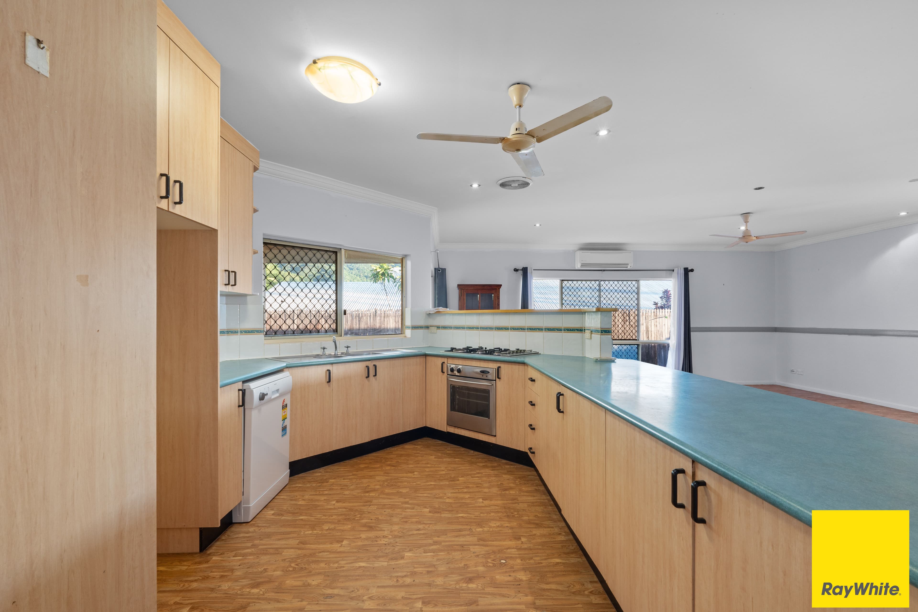 39 Pilosa Street, Redlynch QLD 4870, Redlynch - Thumbnail 5