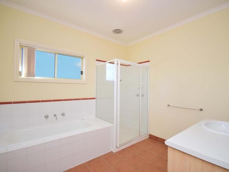 22 Stockton Drive, Cairnlea VIC 3023, Cairnlea - Thumbnail 4