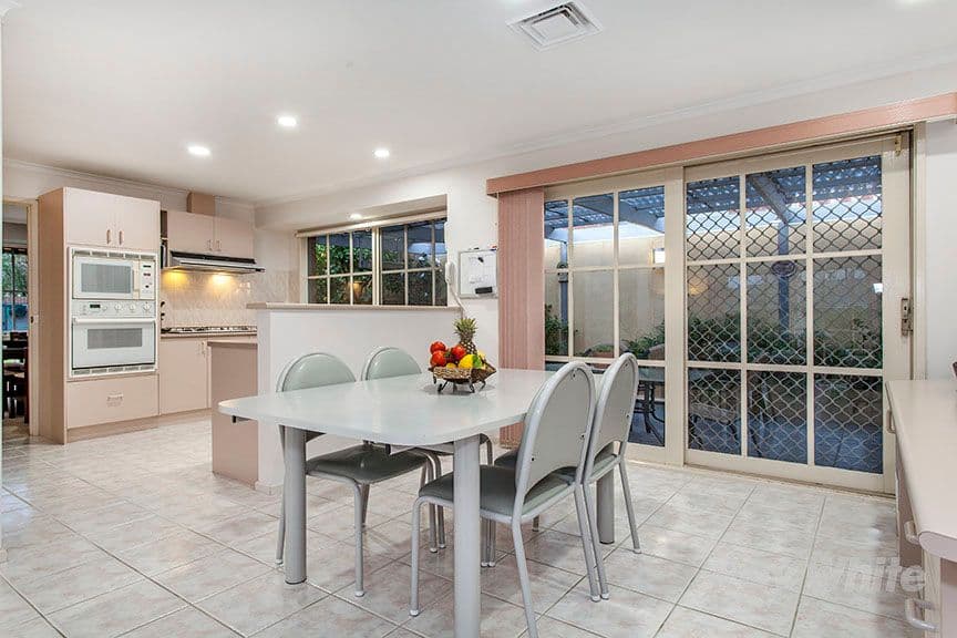 10 Pitfield Crescent, Rowville VIC 3178, Rowville - Thumbnail 3