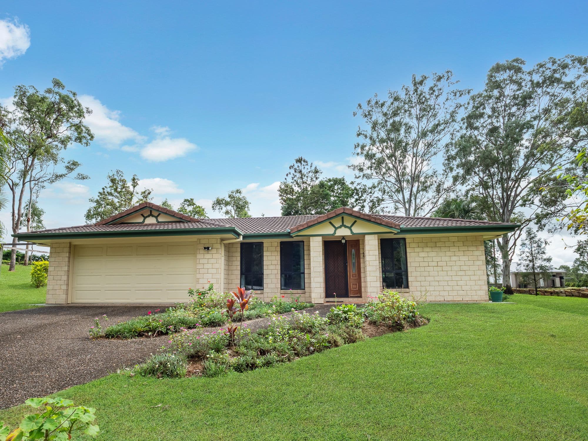 17 Trentham Place, Samford Village QLD 4520, Samford Village - Thumbnail 2
