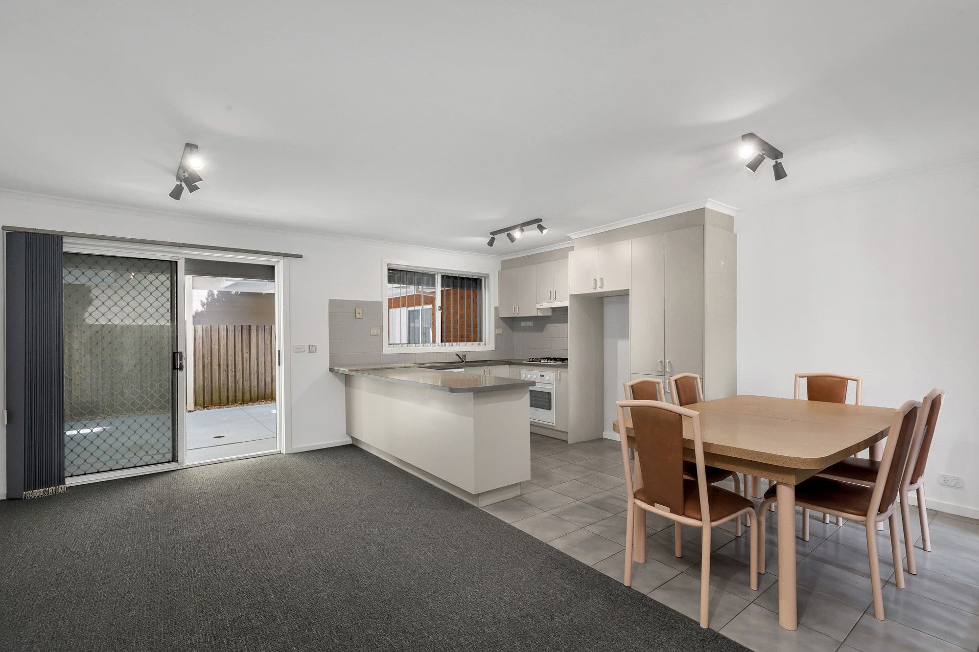 10 Bethany Road, Hoppers Crossing VIC 3029, Hoppers Crossing - Thumbnail 2