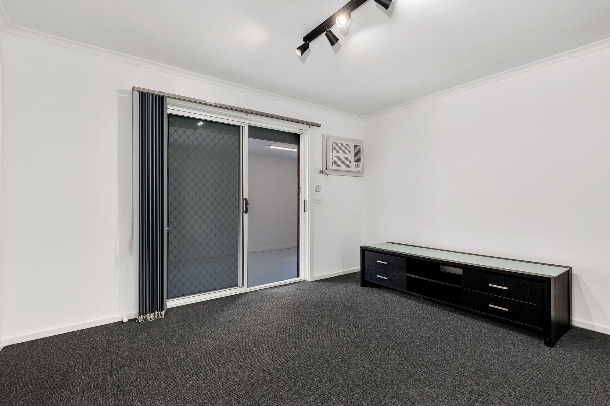 10 Bethany Road, Hoppers Crossing VIC 3029, Hoppers Crossing - Thumbnail 4