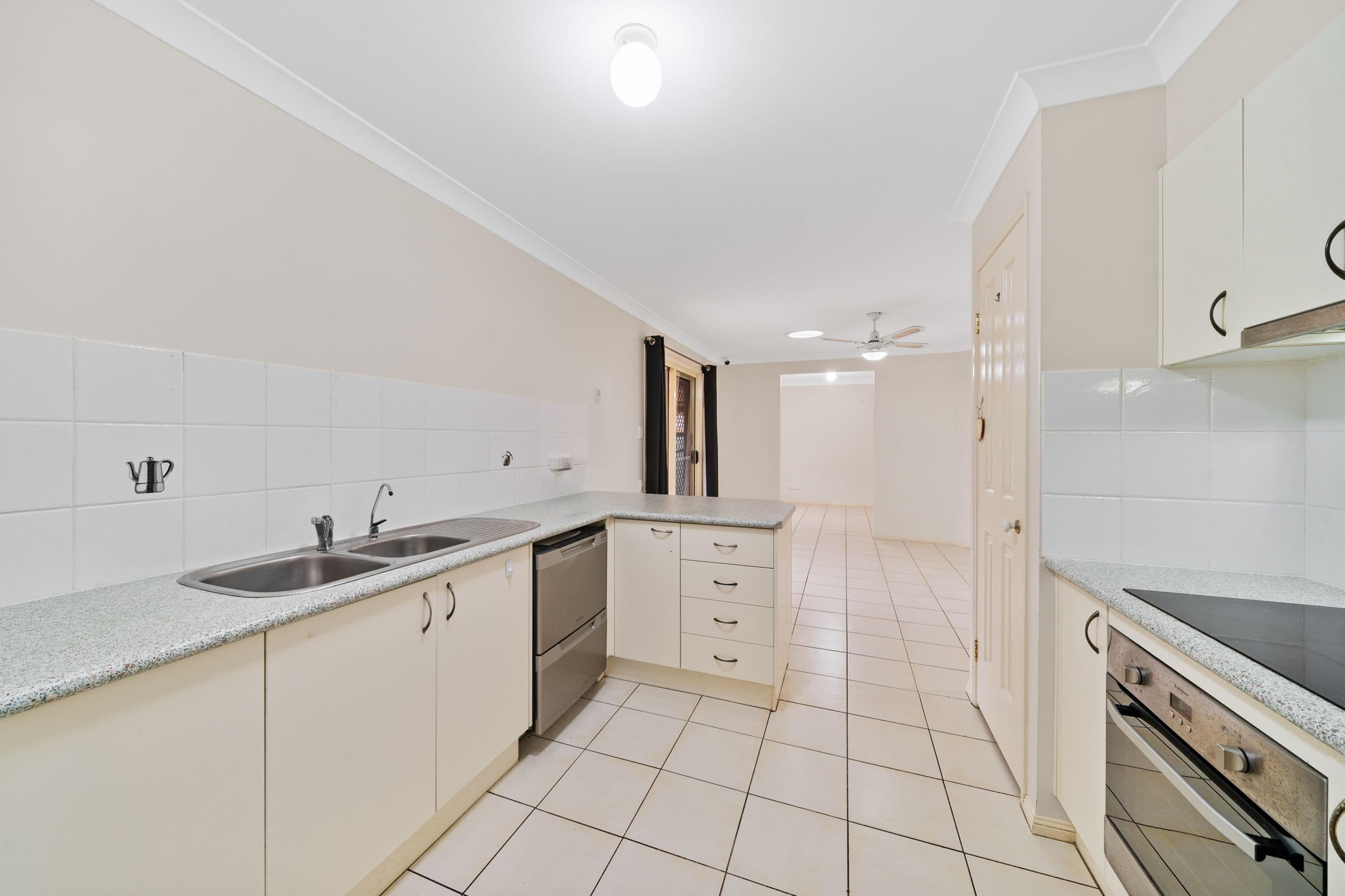 24 Vedders Drive, Heritage Park QLD 4118, Heritage Park - Thumbnail 5