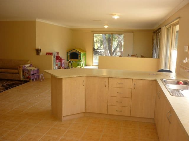 14 Hereford Way, LOWER CHITTERING WA 6084, Lower Chittering - Thumbnail 3