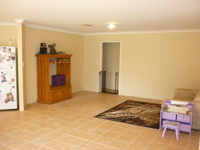 14 Hereford Way, LOWER CHITTERING WA 6084, Lower Chittering - Thumbnail 4