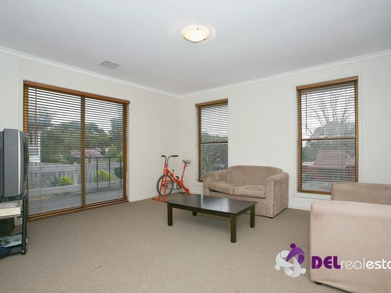 31 Alexander Avenue, Dandenong, Dandenong - Thumbnail 2