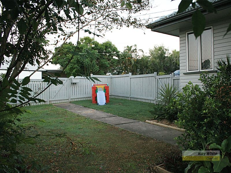 8 Frankit Street, WAVELL HEIGHTS QLD 4012, Wavell Heights - Thumbnail 5