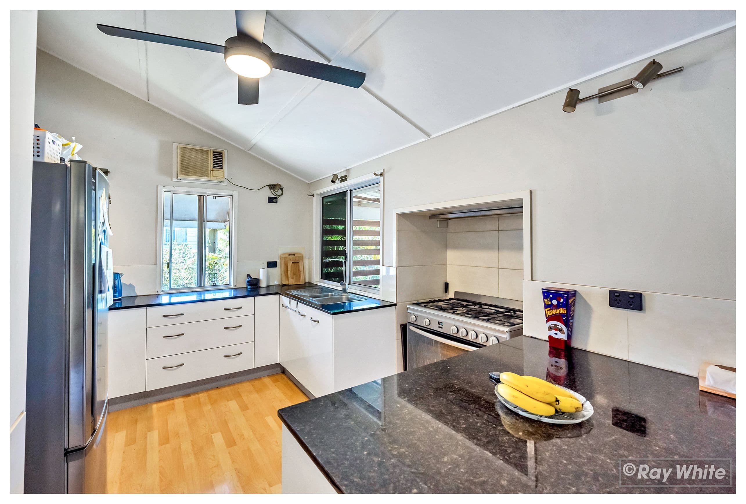 24 Nobbs Street, Berserker QLD 4701, Berserker - Thumbnail 3