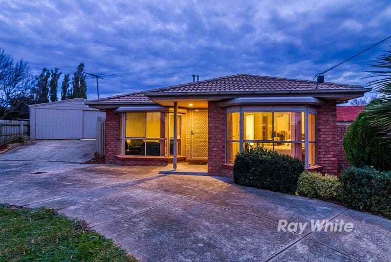 16 Manisa Place, CRANBOURNE WEST VIC 3977, Cranbourne West - Thumbnail 2