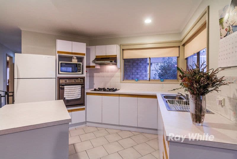 16 Manisa Place, CRANBOURNE WEST VIC 3977, Cranbourne West - Thumbnail 3