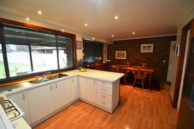 19 O'Sullivan Road, Seymour VIC 3660, Seymour - Thumbnail 4