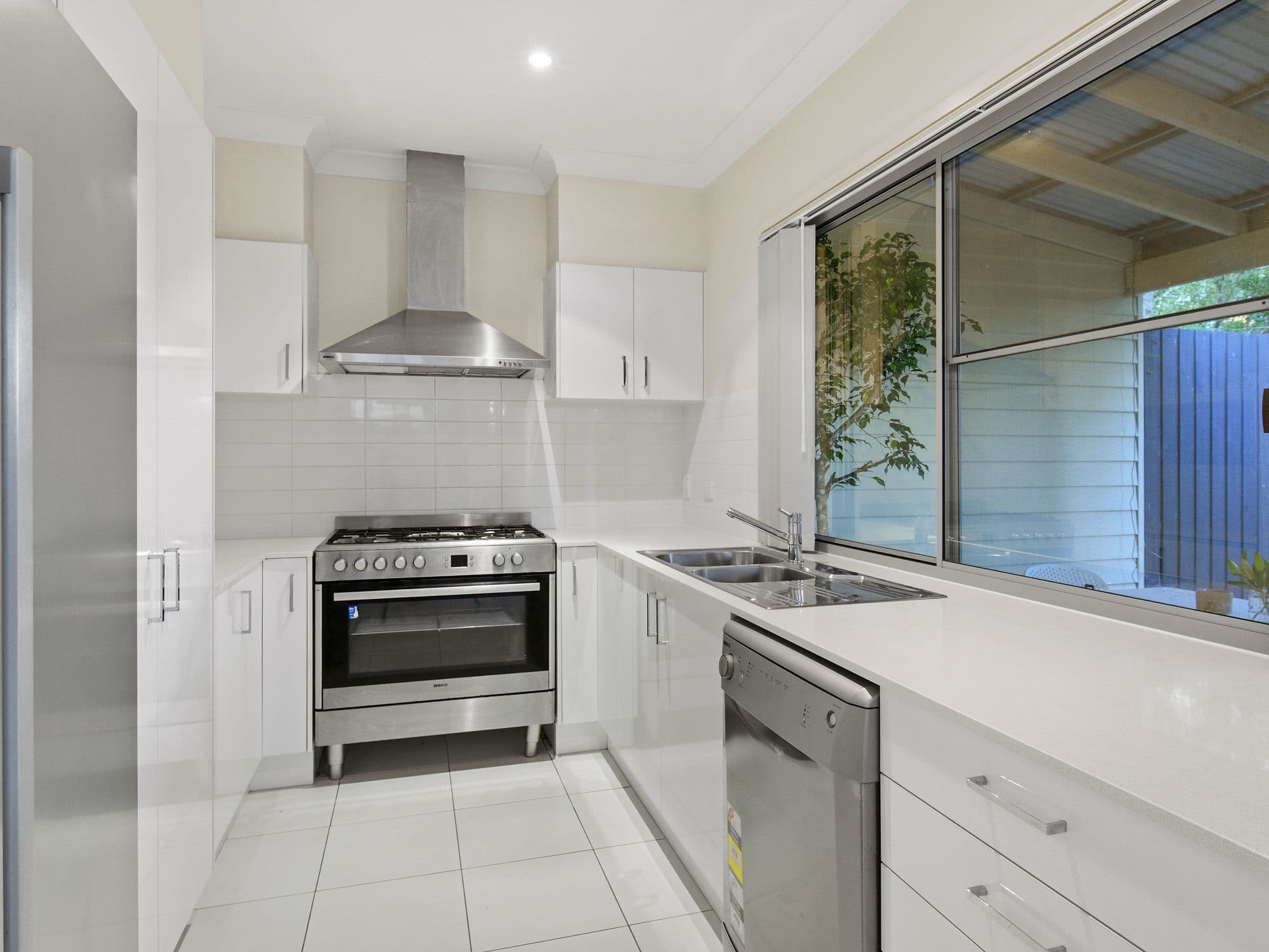 53 Whites Road, Chermside West QLD 4032, Chermside West - Thumbnail 3
