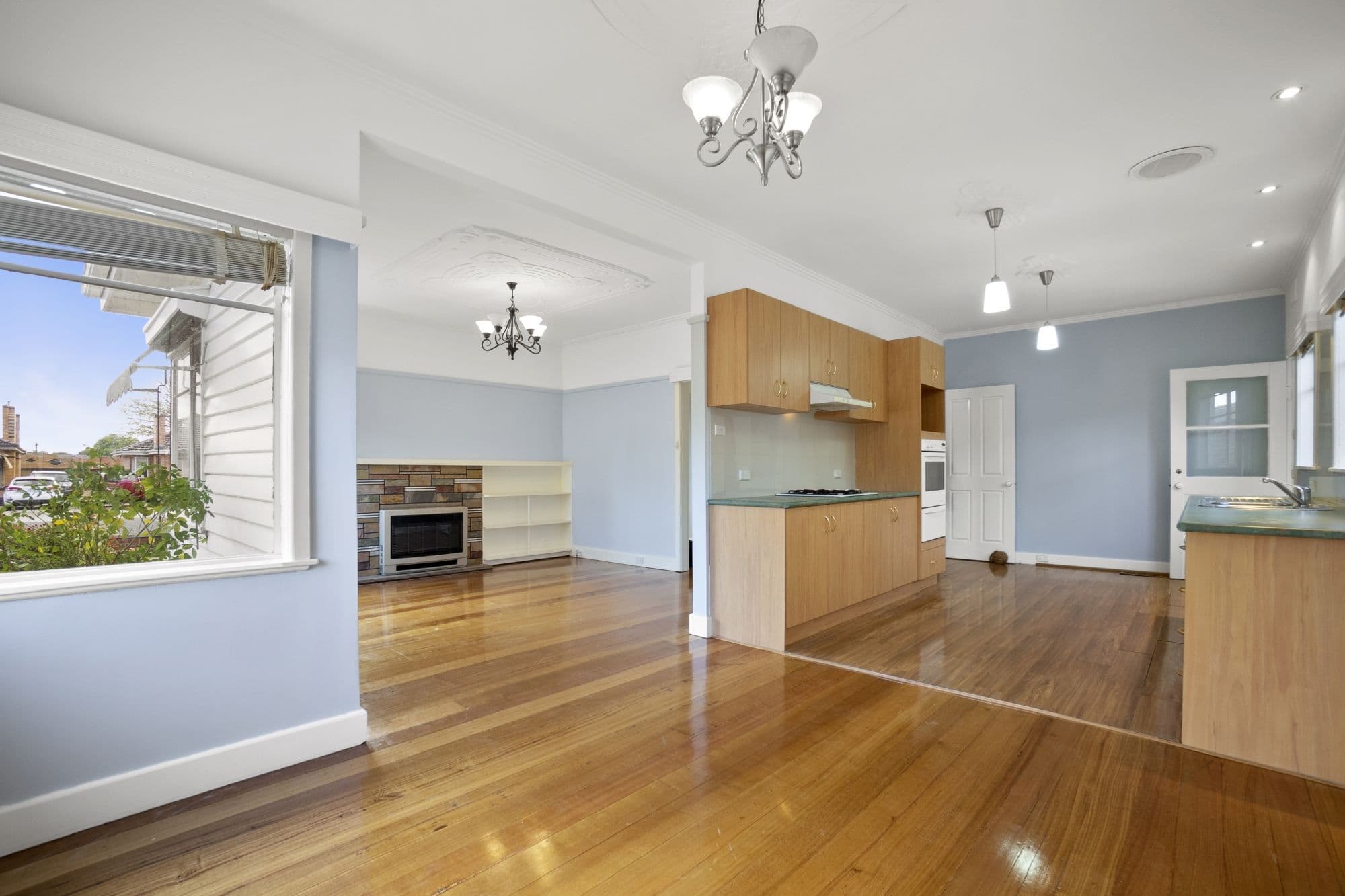 52 Cornwall Road, Sunshine VIC 3020, Sunshine - Thumbnail 3