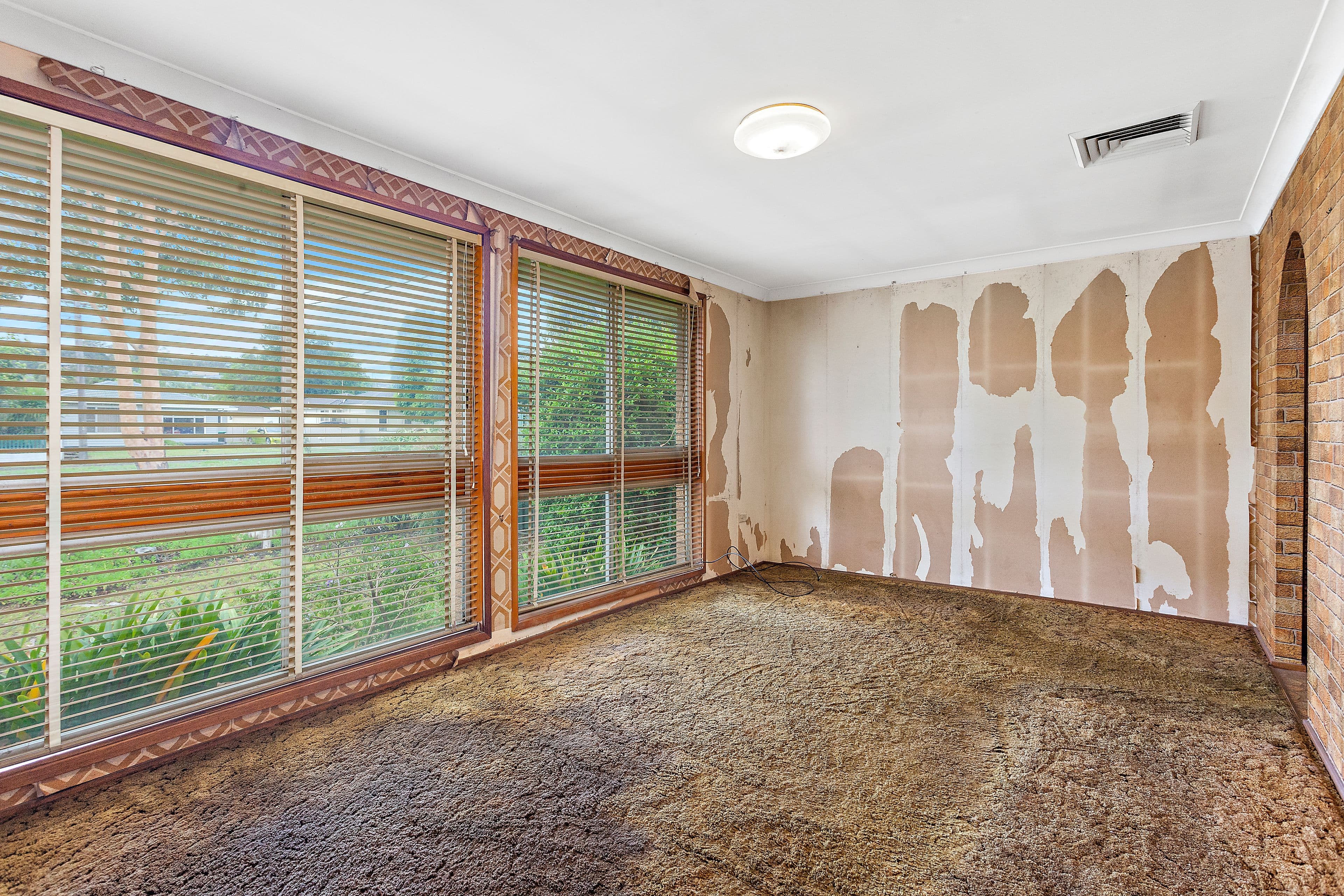 9 Central Avenue, Oak Flats - Thumbnail 2