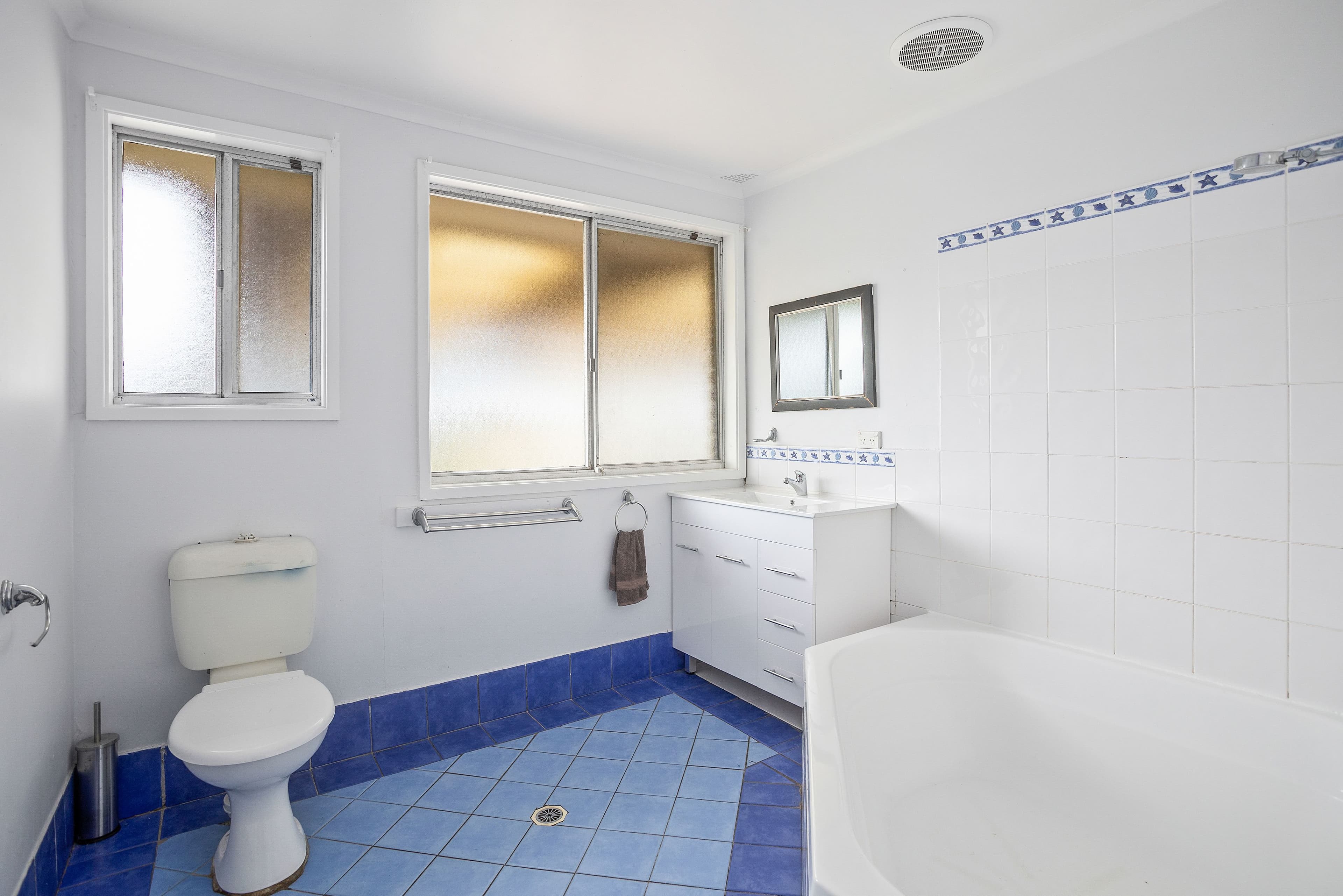 13 Jacaranda Crescent, Albion Park Rail NSW 2527, Albion Park Rail - Thumbnail 6