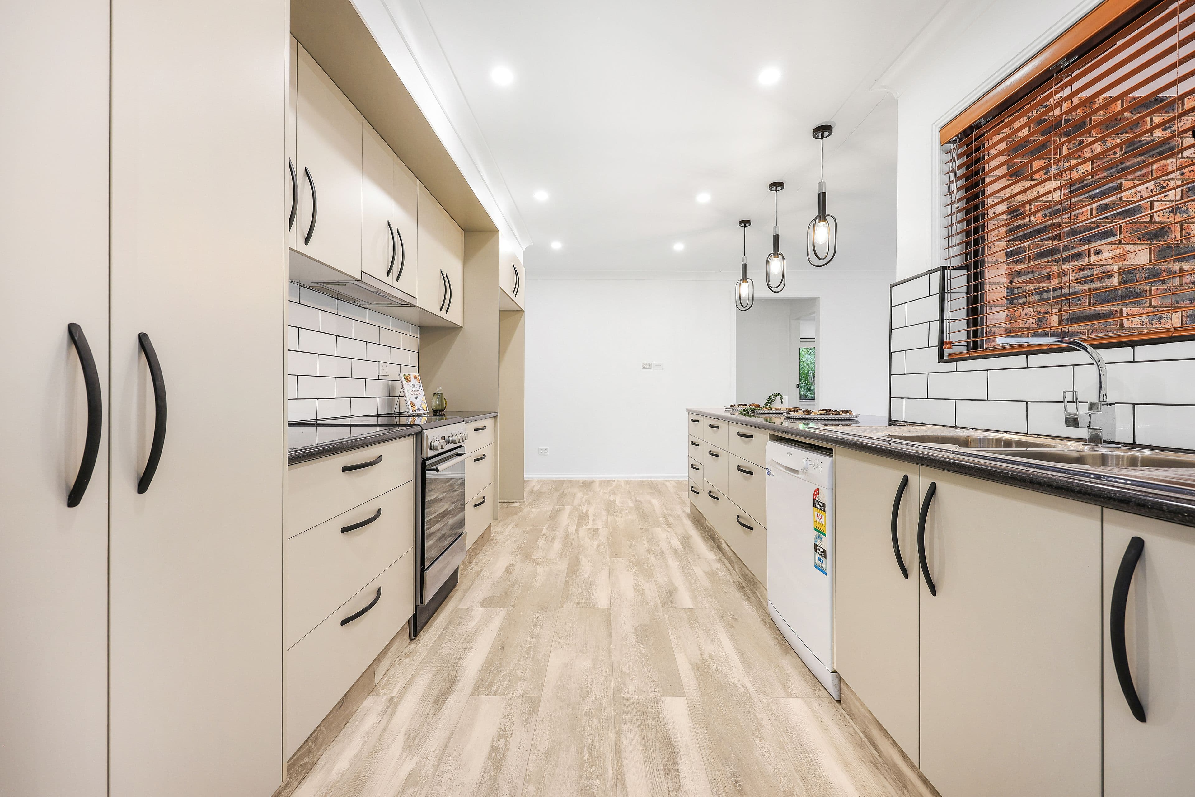 37 Bandalong Street, Tamworth NSW 2340, Hillvue - Thumbnail 4