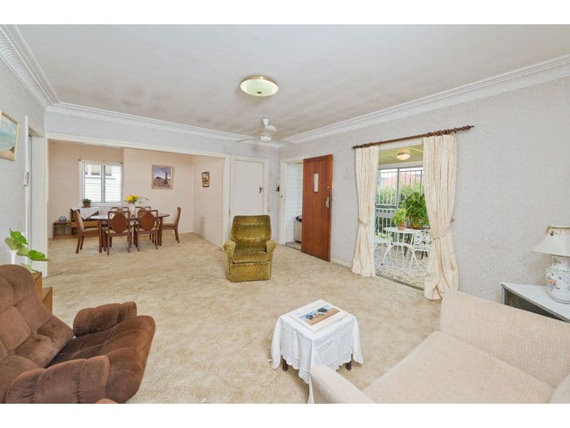 11 Noeline Street, Ashgrove QLD 4060, Ashgrove - Thumbnail 3