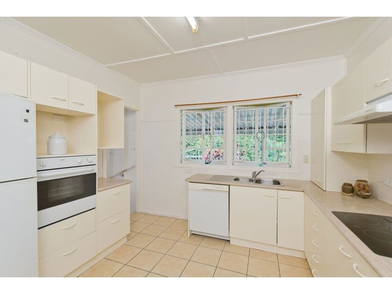 11 Noeline Street, Ashgrove QLD 4060, Ashgrove - Thumbnail 4