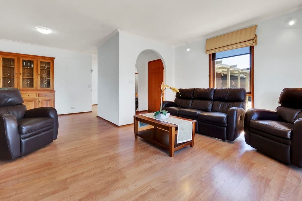 12 Banksia Crescent, Hoppers Crossing VIC 3029, Hoppers Crossing - Thumbnail 3