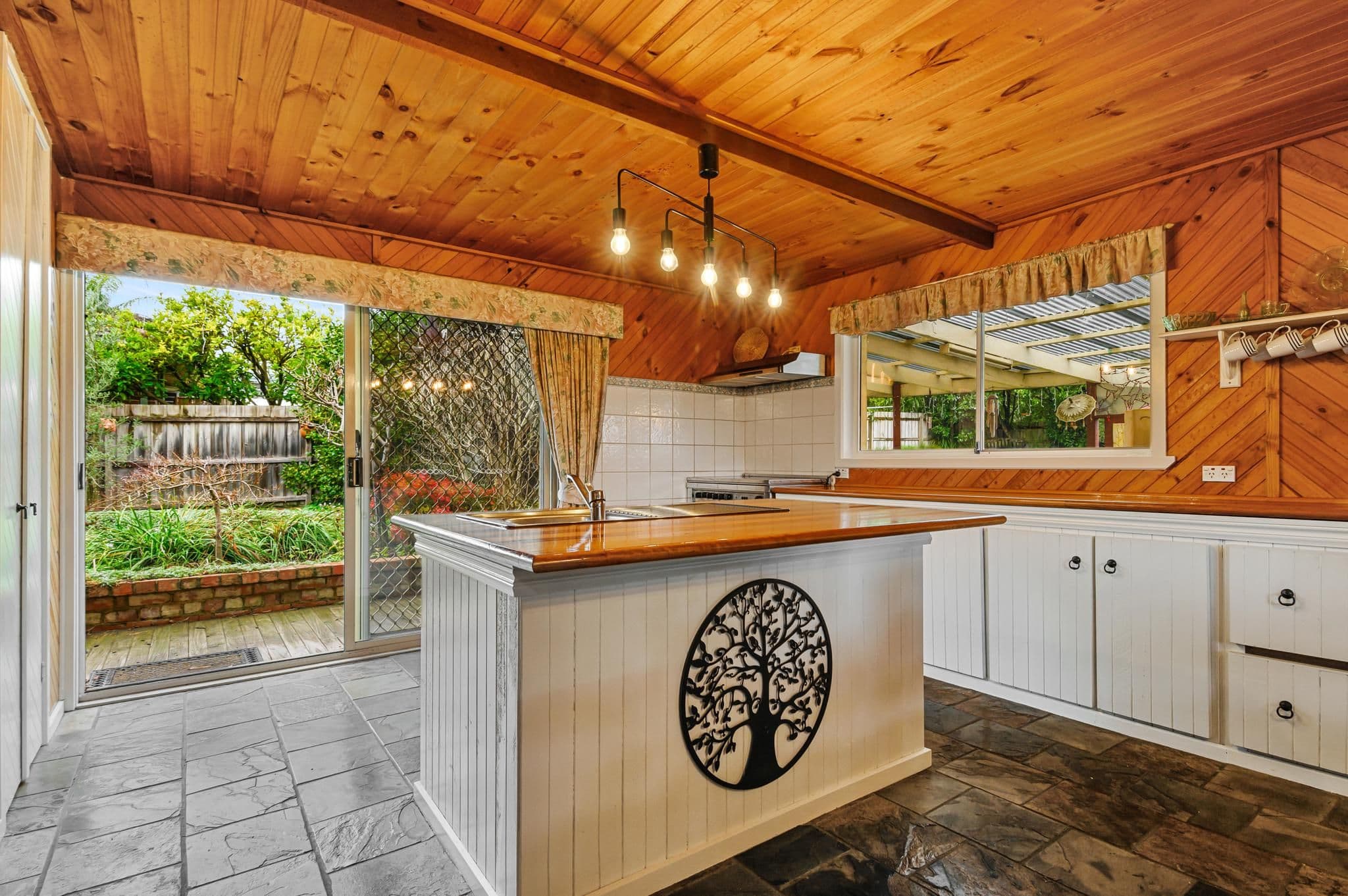 114 Cherylnne Crescent, Kilsyth VIC 3137, Kilsyth - Thumbnail 3