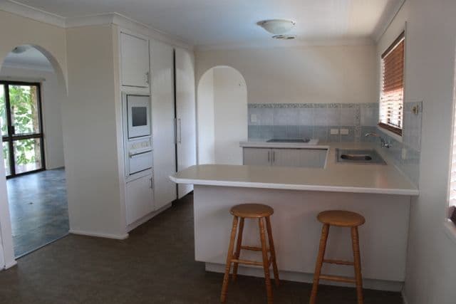 5 Bawden Court, ROCHEDALE SOUTH QLD 4123, Rochedale South - Thumbnail 3