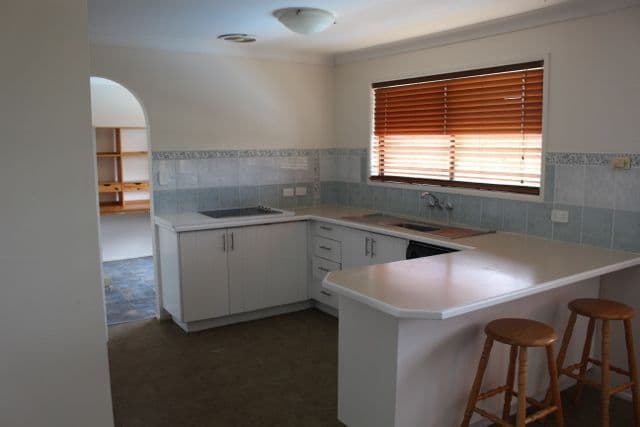 5 Bawden Court, ROCHEDALE SOUTH QLD 4123, Rochedale South - Thumbnail 4