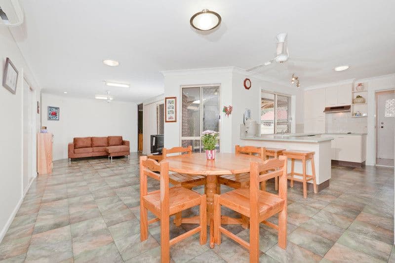 20 Blue Grass Crescent, EIGHT MILE PLAINS QLD 4113, Eight Mile Plains - Thumbnail 2