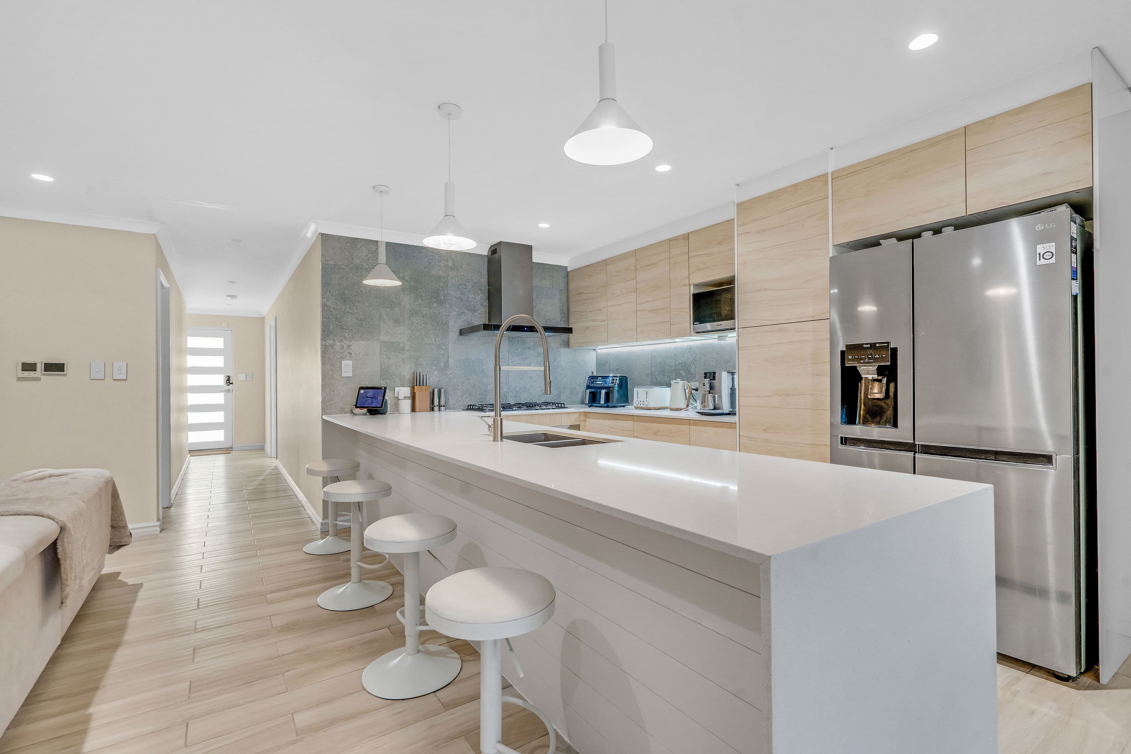 21 Royston Way, Lakelands WA 6180, Lakelands - Thumbnail 3