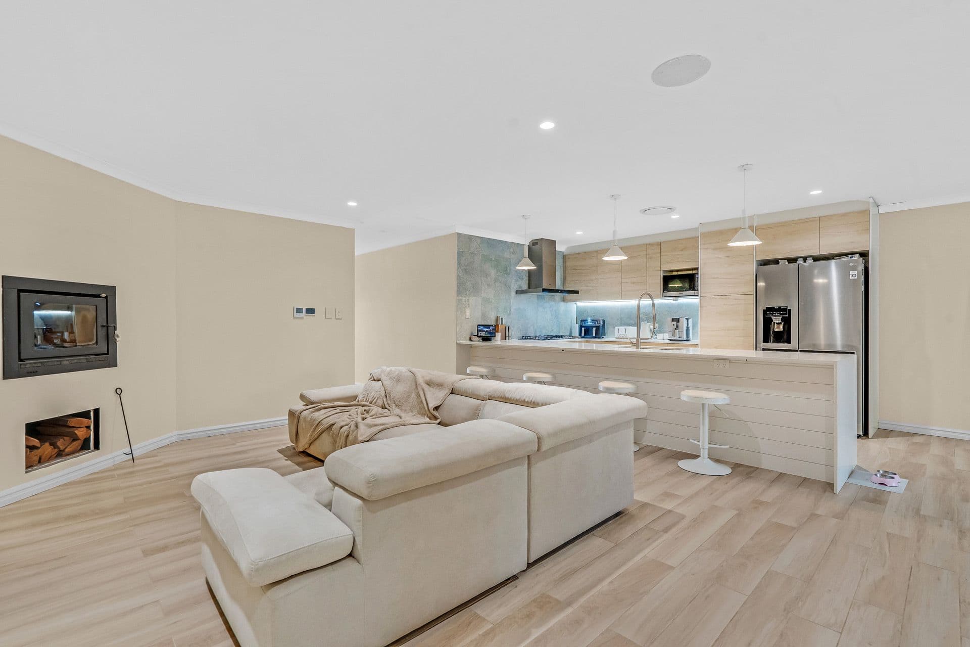 21 Royston Way, Lakelands WA 6180, Lakelands - Thumbnail 4