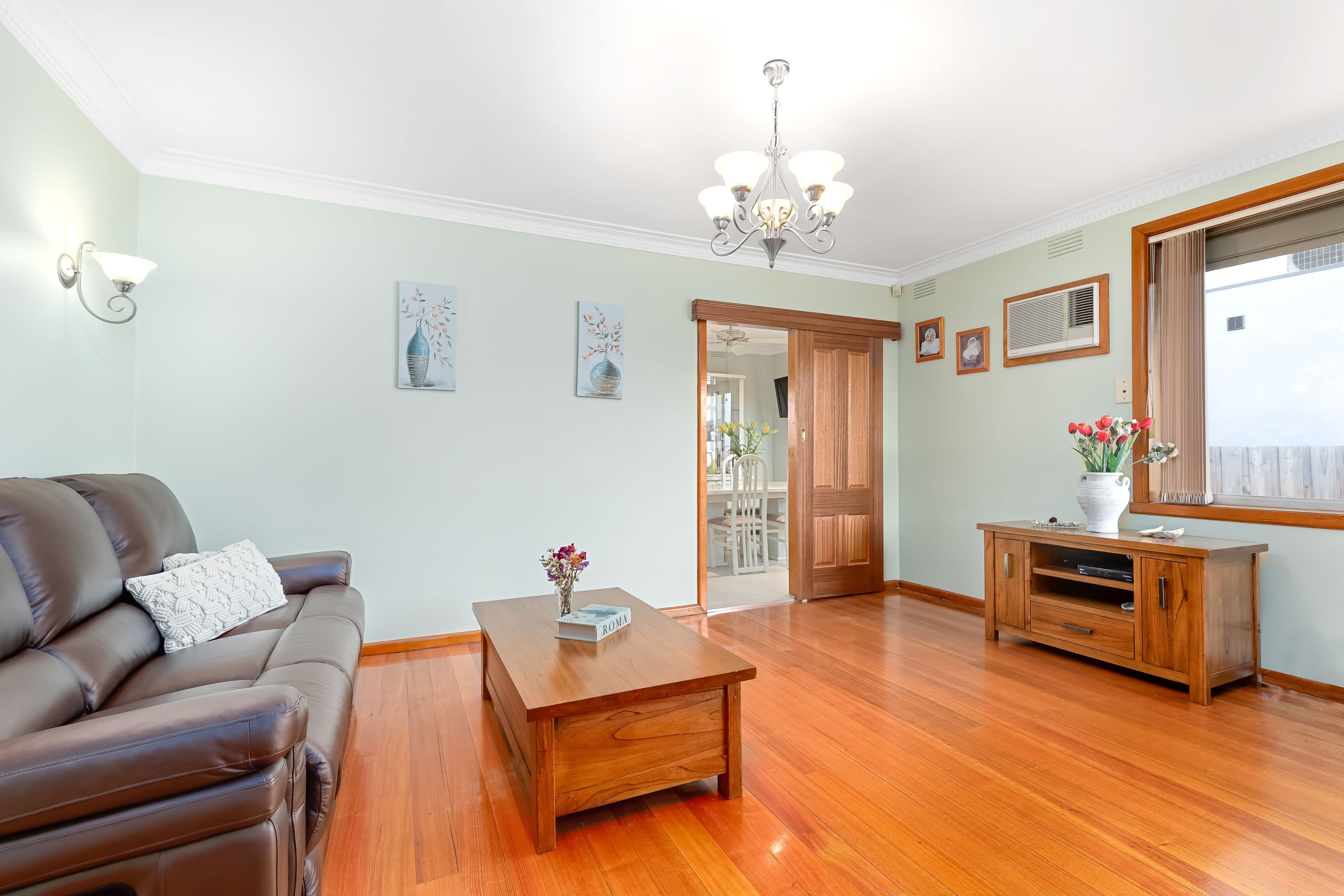 25 Robins Avenue, Reservoir VIC 3073, Reservoir - Thumbnail 2