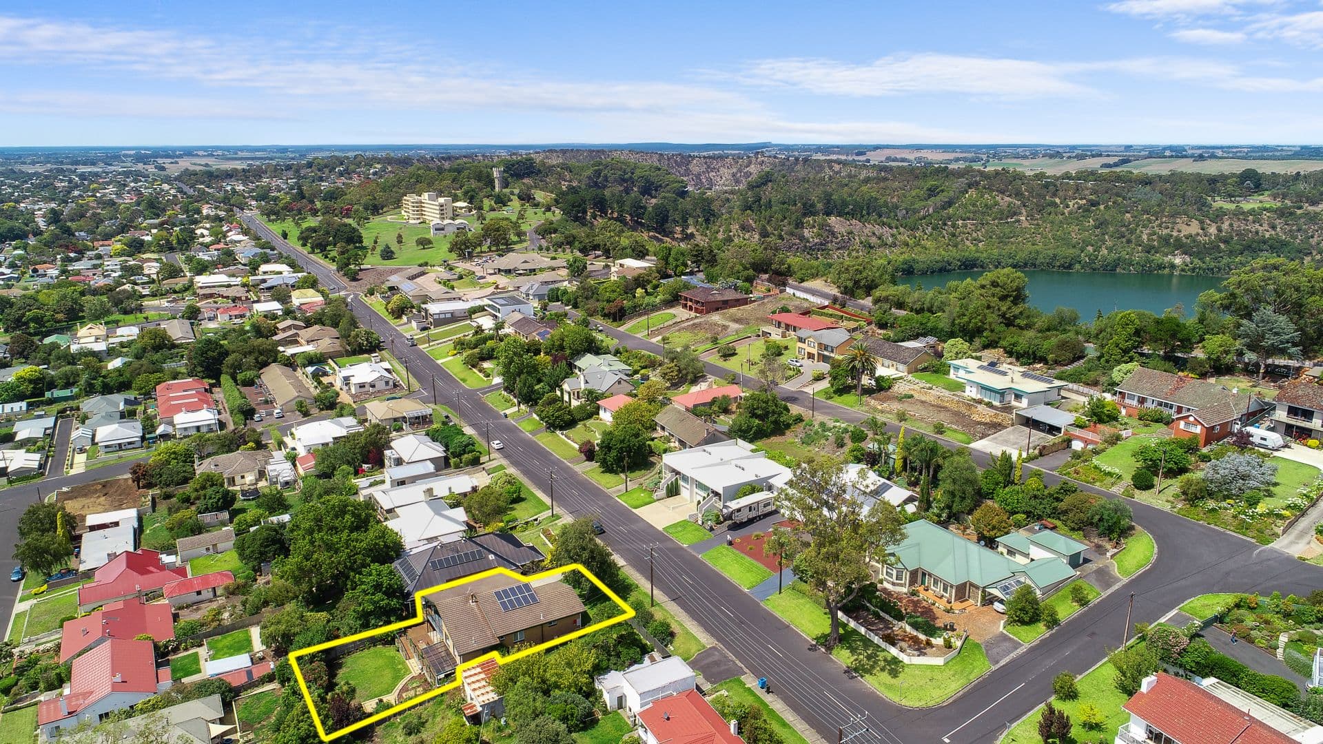 30 Lake Terrace West, Mount Gambier SA 5290, Mount Gambier - Thumbnail 2