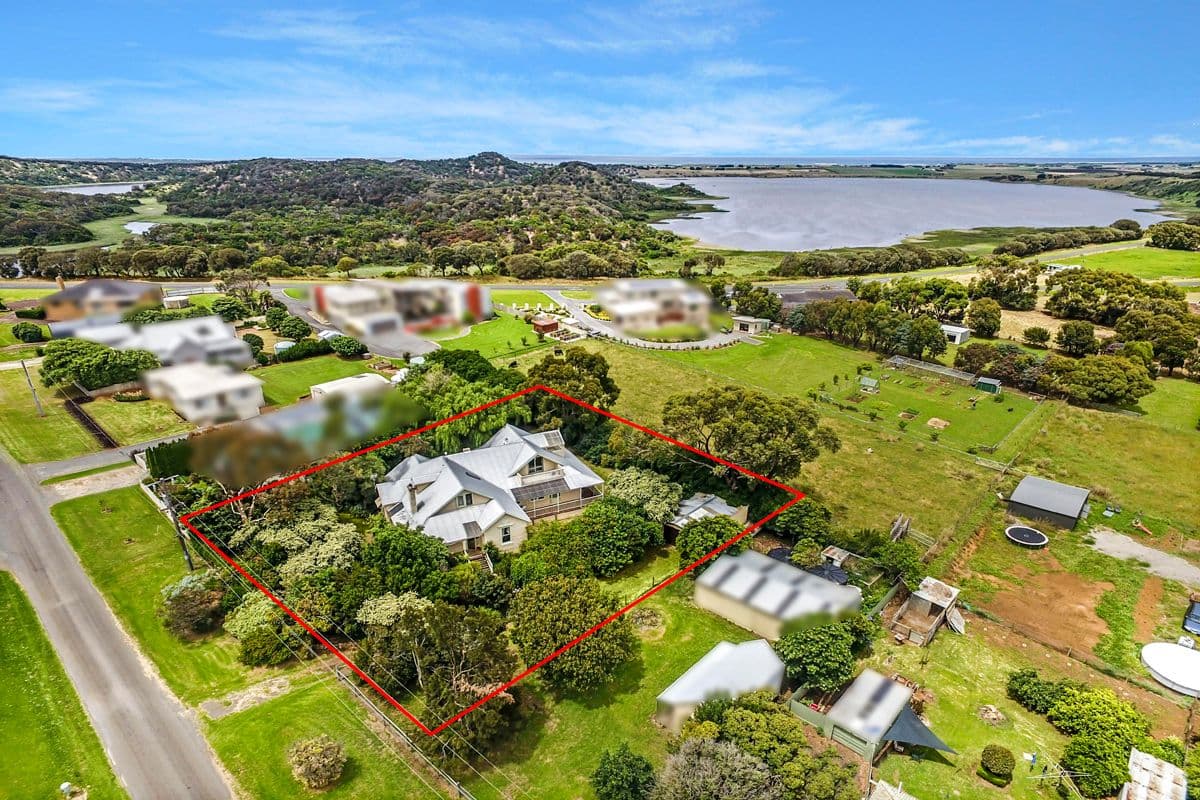16 Walkers Lane, Koroit VIC 3282, Koroit - Thumbnail 2