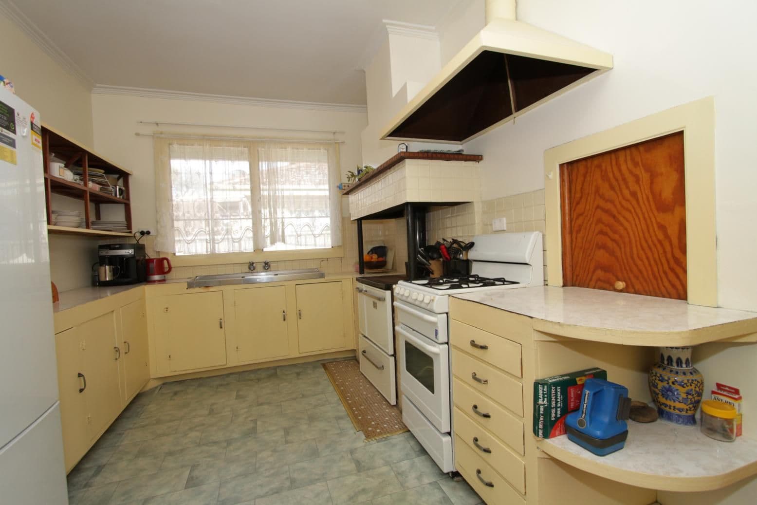 16 Neil Street, KANGAROO FLAT VIC 3555, Kangaroo Flat - Thumbnail 4