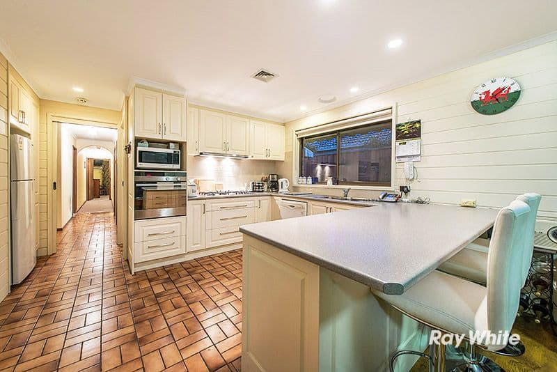 6 Marylyn Place, Cranbourne VIC 3977, Cranbourne - Thumbnail 3