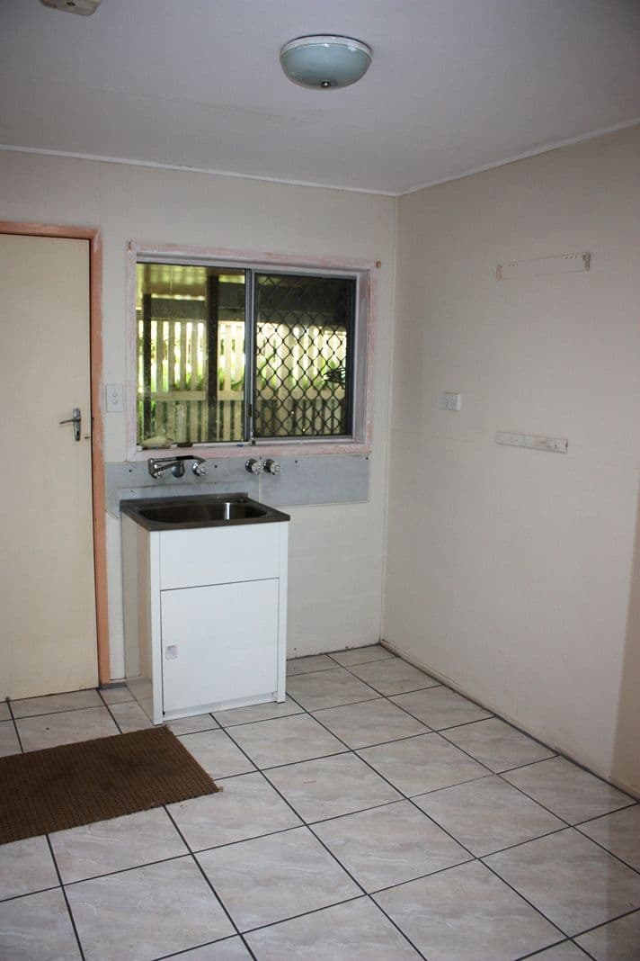 84 Bellambi Street, TOOGOOLAWAH QLD 4313, Toogoolawah - Thumbnail 8