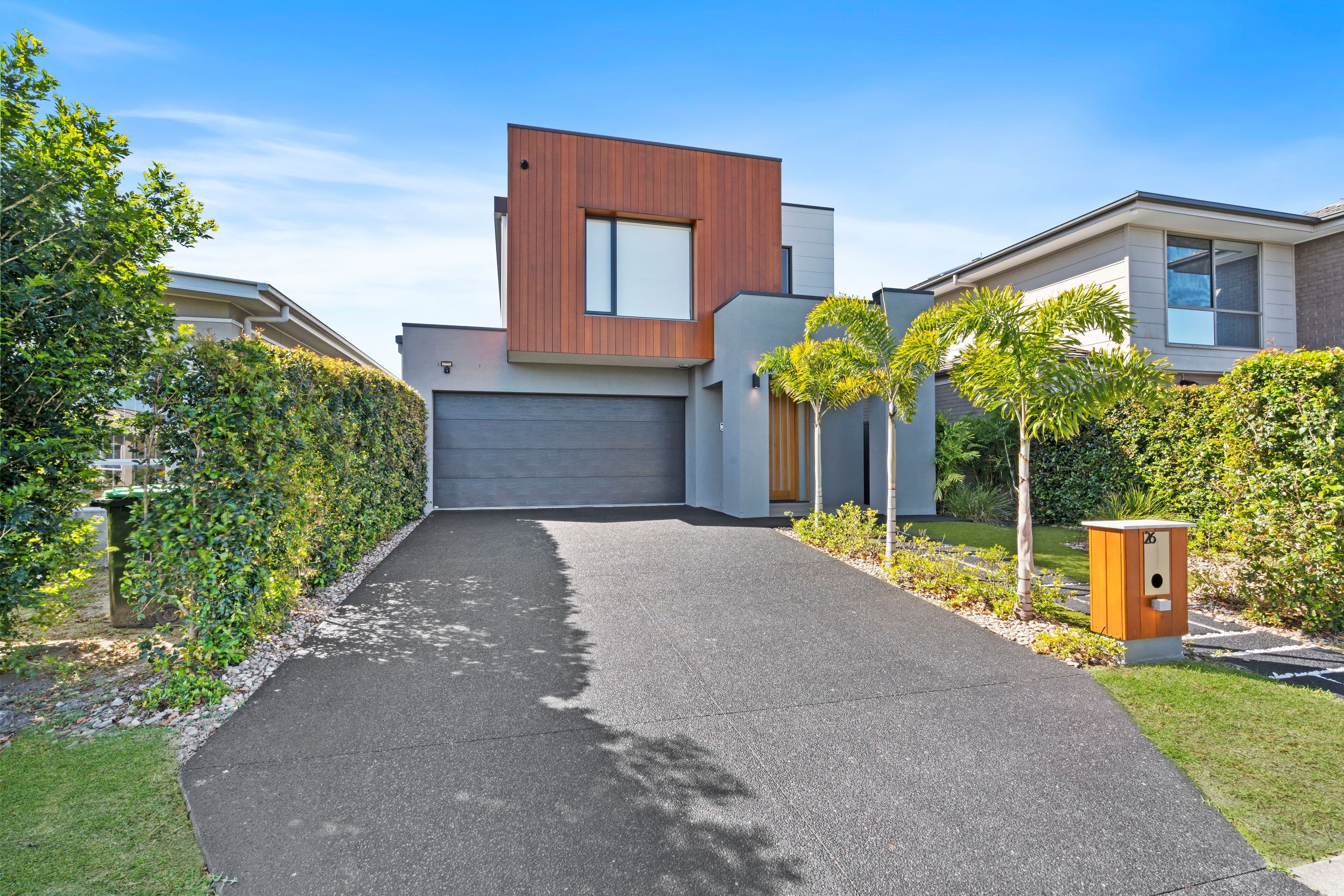 26 Waters Close, Hope Island QLD 4212, Hope Island - Thumbnail 2